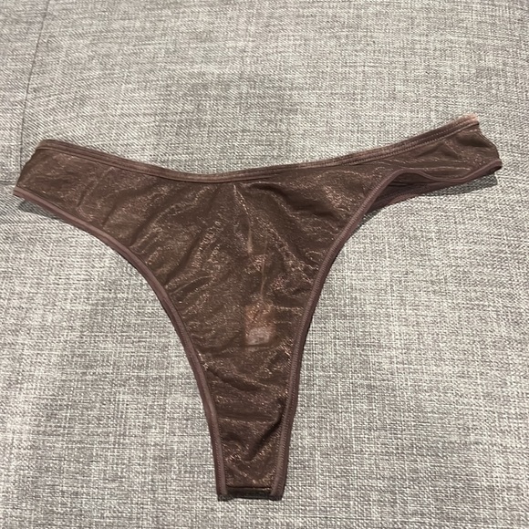 Skims Ultra FineMesh thong - Picture 3 of 5